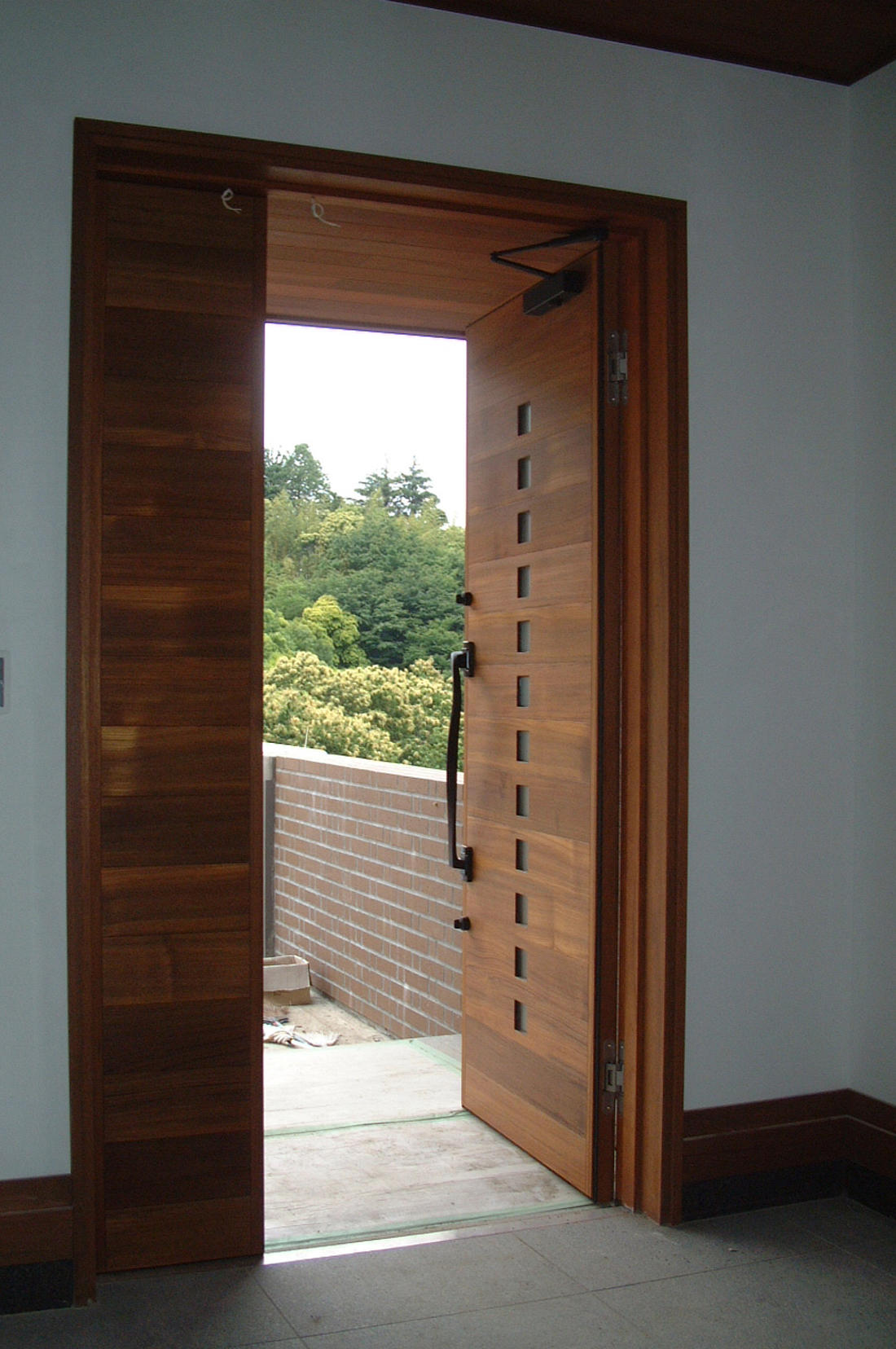 010-3-door.jpg